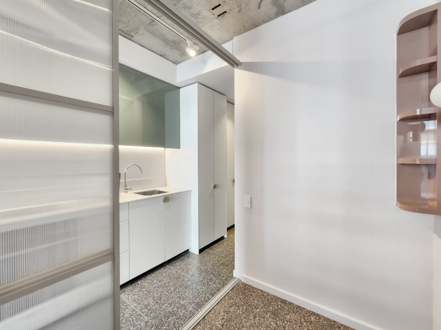 1 Bedroom Property for Sale in Sea Point Western Cape